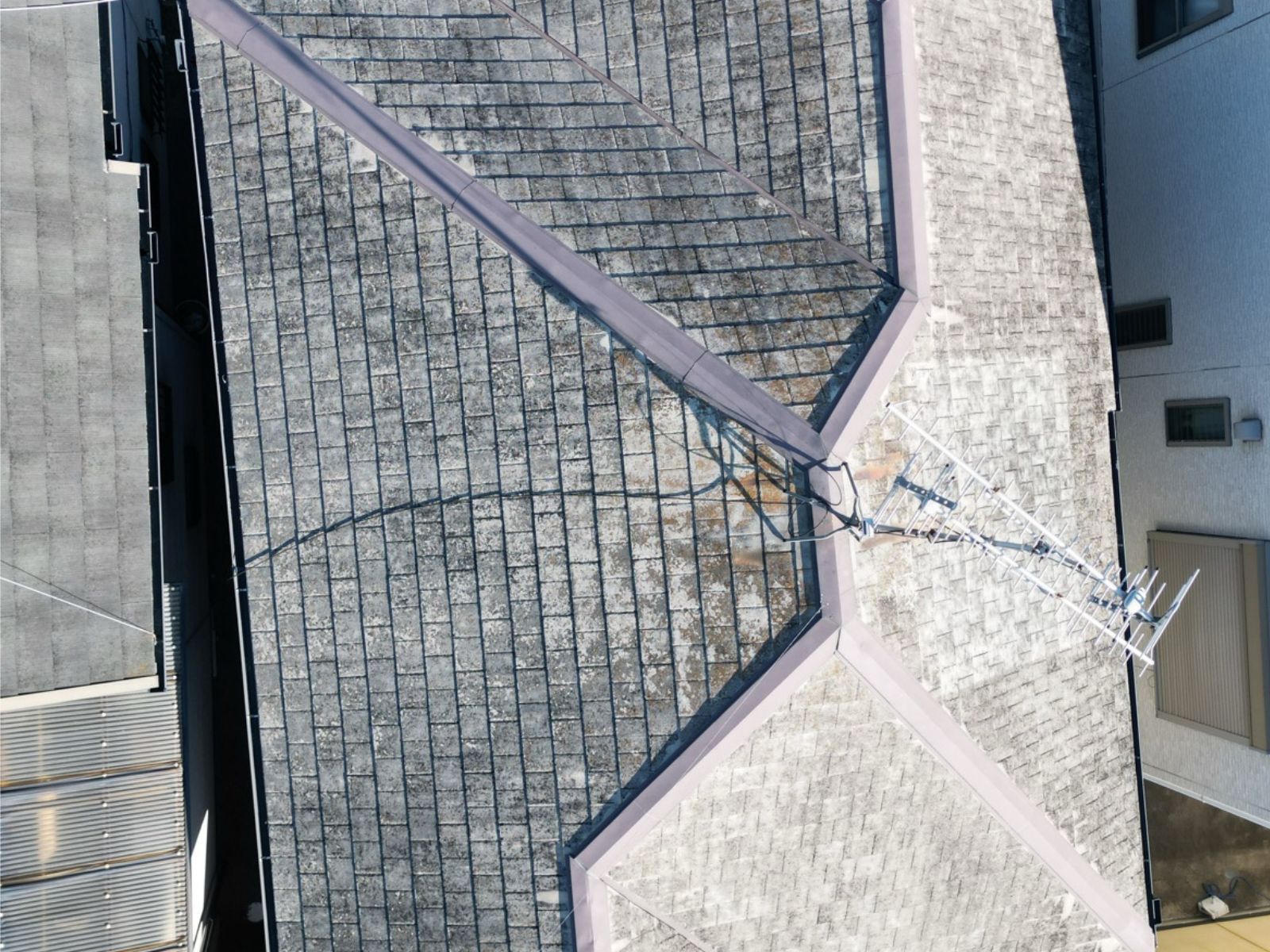 和泉市OO様邸施工前屋根